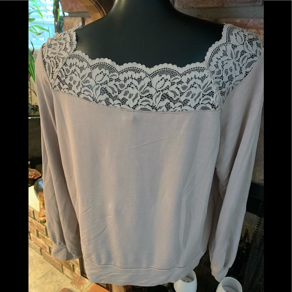 Wishbone Beige/ Brown  Med. Lace Top